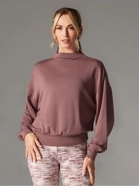 NWT Tavi Slope Crew Sweatshirt